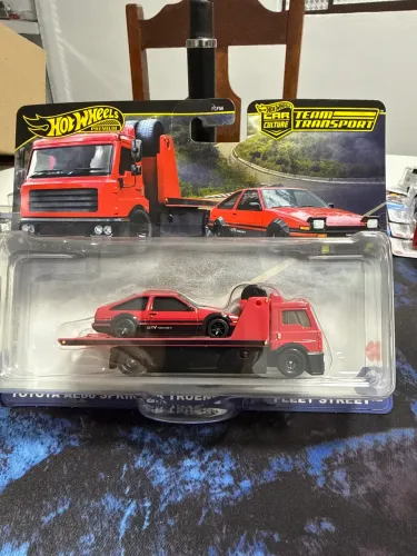 Team transporte hot wheels Toyota