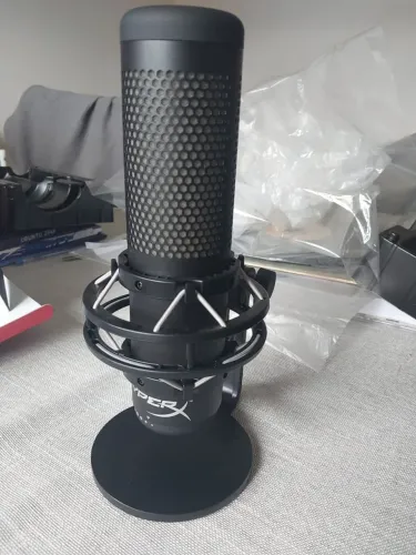 Microfone Quadcast S praticamente novo