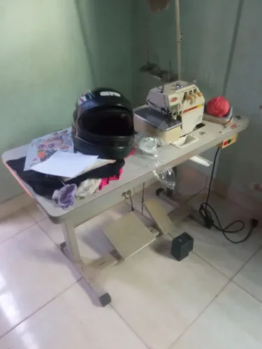 Vende-se maquina overloque 
