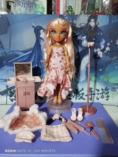 Boneca Sabrina rainbow high