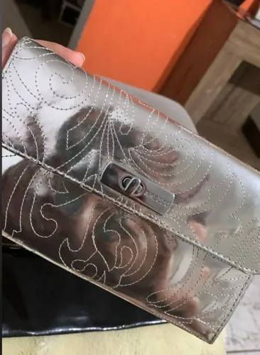 Carteira Arezzo Prateada - usado 