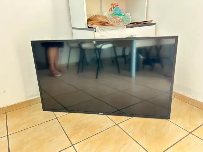 TV Samsung Smart 43- Semi Nova