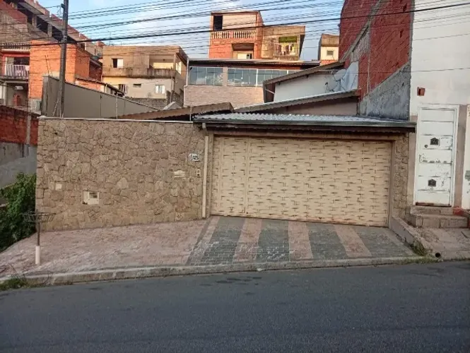Excelente Casa, com ótima área de churrasqueira!