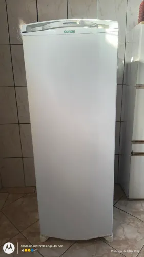 Vende-se Geladeira FrostFree