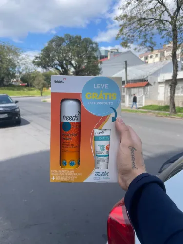 Protetor solar spray( lacrado ) fps 50 + protetor solar rosto.