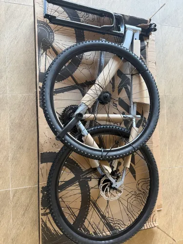 Bicicleta aro 29 Alumínio KRW Shimano 24 Marchas Freio a Disco Suspensão dianteira K11 17