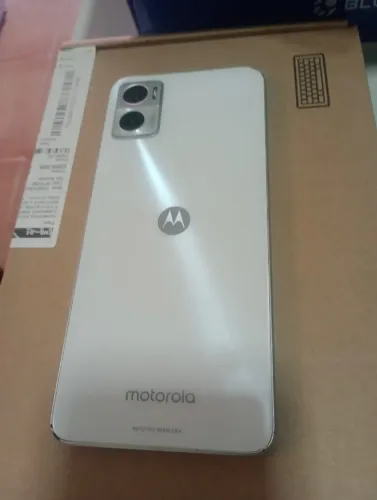 Celular Motorola E22 com Defeito