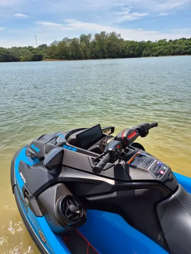 Vendo jet ski 325