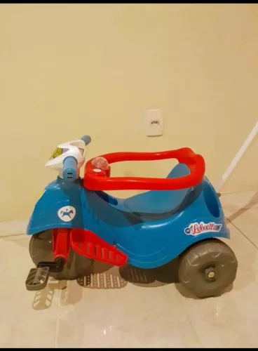 Triciclo infantil