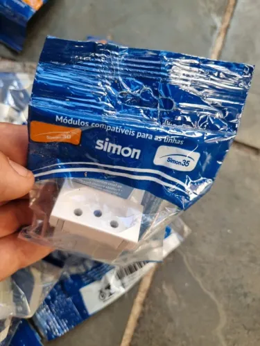 Tomada 2P+t 10 A 250 V~ Branco Simon 30/35