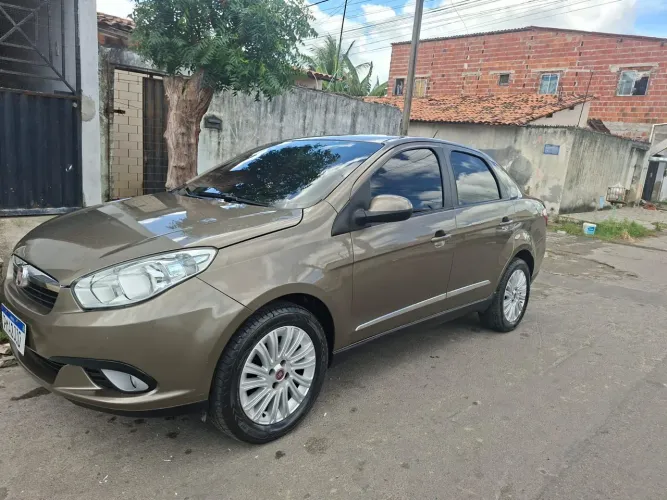 Fiat Grand Siena Essence 1.6 Flex 16V 2015