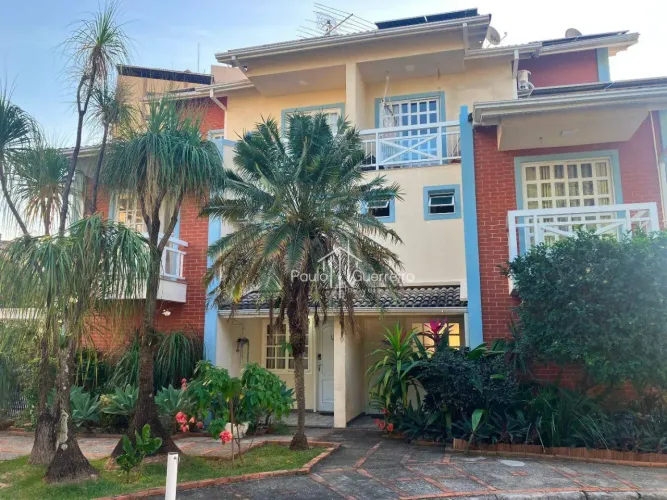Casa Triplex com Elevador e Fotovoltaica no Ingá