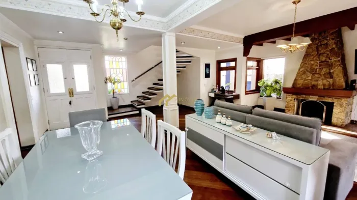 Tremembé -Sobrado, 310m² , 3 dorm ( sendo 1 suite com closet) 5 banheiros, 4 vagas e Lazer