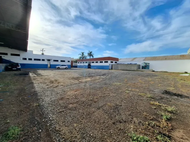 Galpão de 1049m² com 05 docas para locação - Parque Industrial Lagoinha
