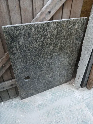 Pedra granito 069x082cm