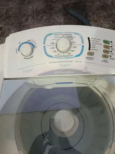 Máquina de lavar 12 kilos Eletrolux