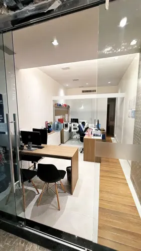 JBV Aluga, excelente loja em galeria no coração do Leblon