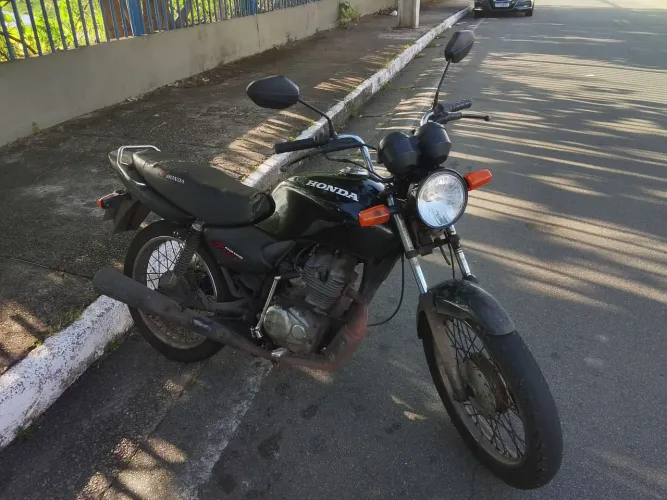 Vendo moto fan 125 (em meu nome)
