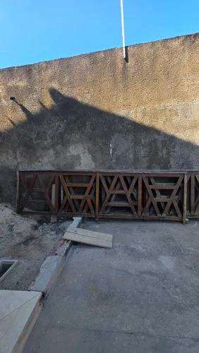 Guarda corpo de madeira