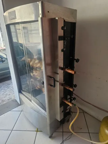 Galeteira Semi nova Frangueira 