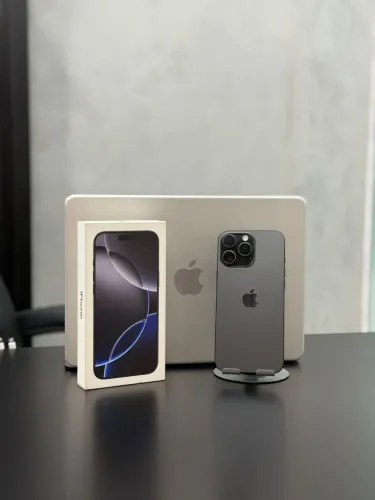 ? iPhone 16 Pro Max Titanium Black 256gb Seminovo 96%