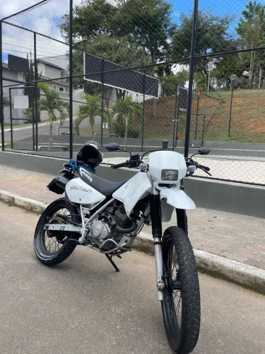 Vendo Moto XR 200 R