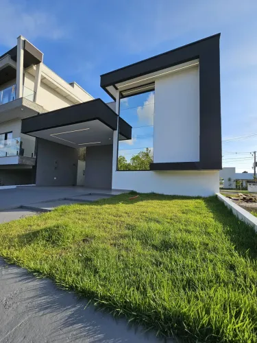 Casa com negociação facilitada no vivendas das marinas, com 160m² de área construída e 3 s