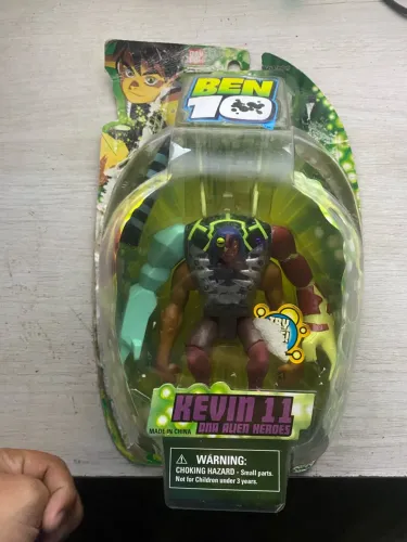 Boneco Kevin 11 DNA Alien Hero ben10