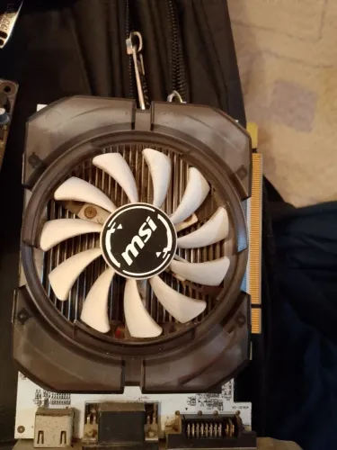 Placa de vídeo GT 730 DDR3 2GB