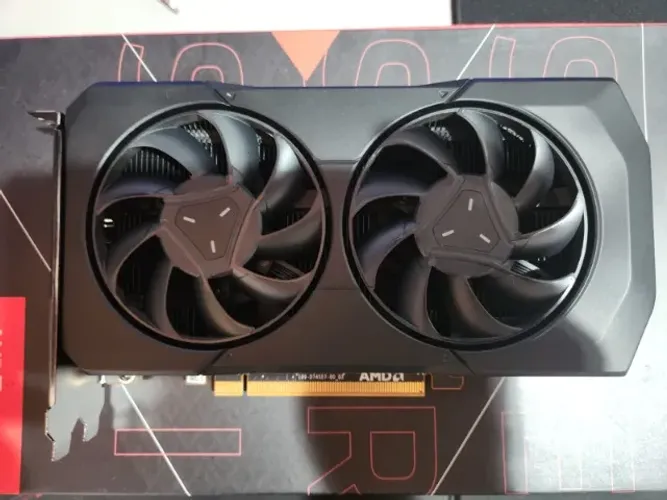 Placa de Vídeo RX 7600 8gb