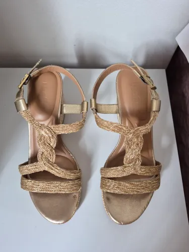 Vendo Sandália USAFLEX 