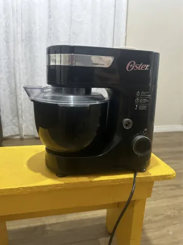 Batedeira Planetária 730W Preta + Tigela e 3 Batedores