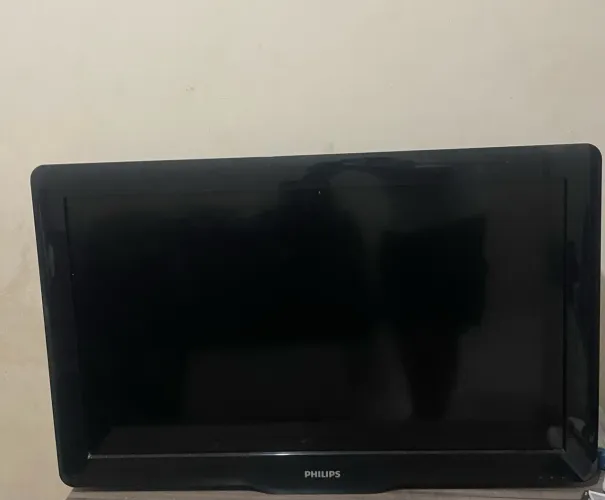 Vendo tv sem marcas de uso