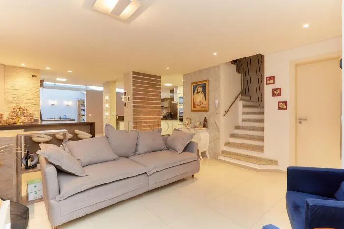 Sobrado SEMIMOBILIADO com 4 quartos à venda, 205 m2, SANTO INÁCIO, CURITIBA - PR