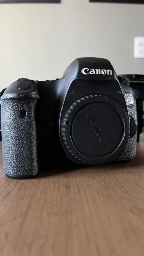 Câmera Canon 6D (c/ 47.176 cliques)