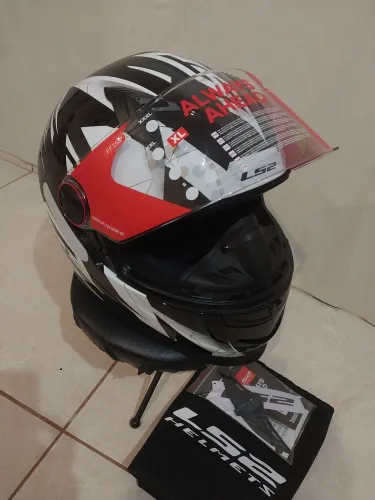 LS2 Draze preto e branco