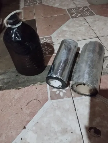 Vendo manta para telhado,e 2 litros e meio de praime