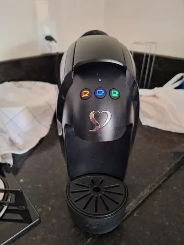CAFETEIRA ELÉTRICA 3 CORAÇÕES + CÁPSULAS
