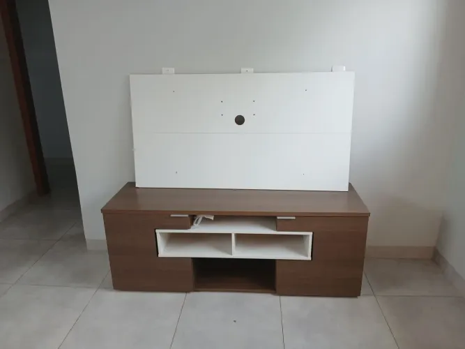 Vendo rack de tv, máquina de lavar e ventilador. 