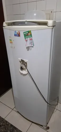 Geladeira para doação