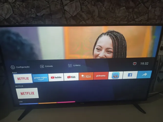 Vendo tv smart tv philco de 43 polegadas no precinho pra hoje
