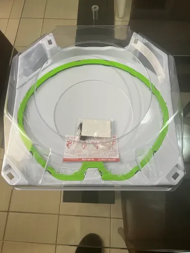 Arena Beyblade X Takara Tomy original e nova com 2 beyblades