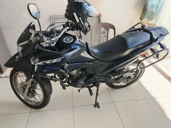 Moto Honda xre 190 pra vender logo