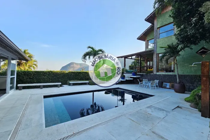Casa de luxo em condomínio no Itanhangá, Rio de Janeiro-RJ: 4 quartos, 2 suítes, 4 salas,