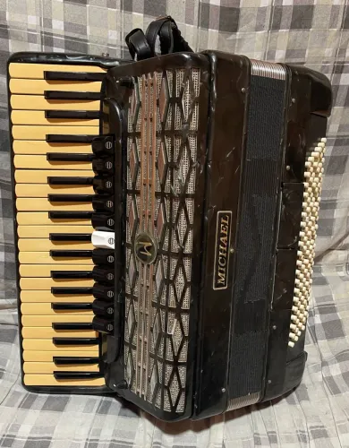 Acordeon Michael 120bx