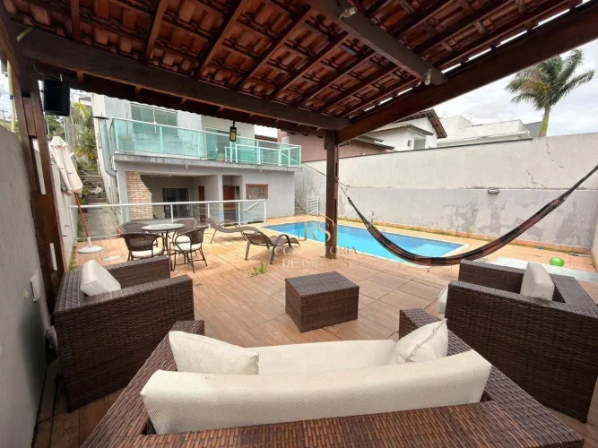 Sobrado de Alto Padrão à Venda e Locação no Condomínio Brisas de Mogi