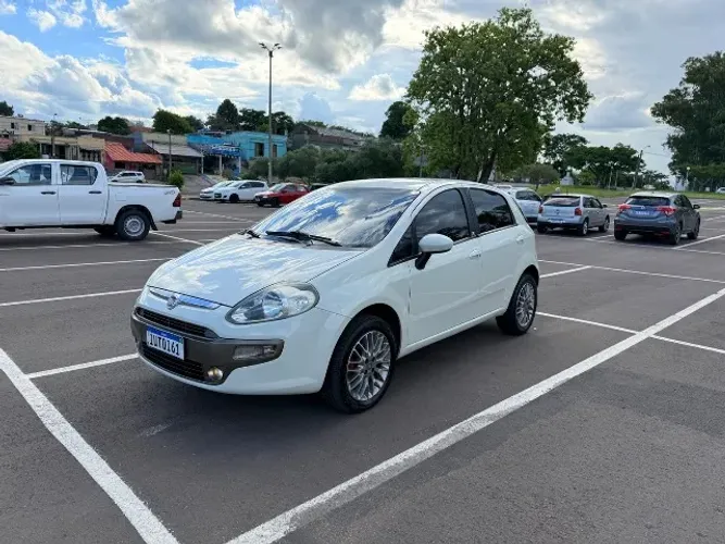 Fiat Punto Essence 1.6 Flex 16V 5P 2014