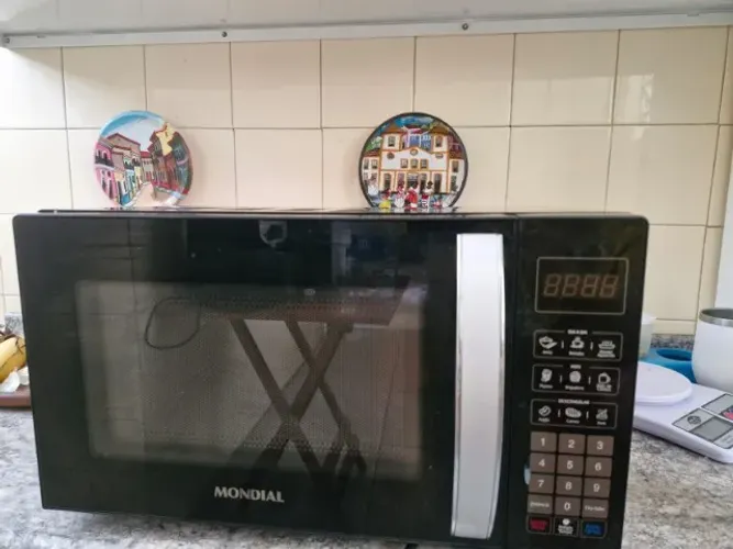 Micro-ondas recém-usado em ótimo estado!