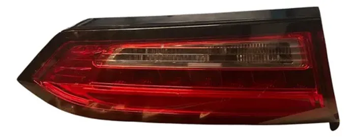 Lanterna Tampa Traseira L/e (1471804)fiat Cronos 2018/25 Esquerdo/motorista Vermelho