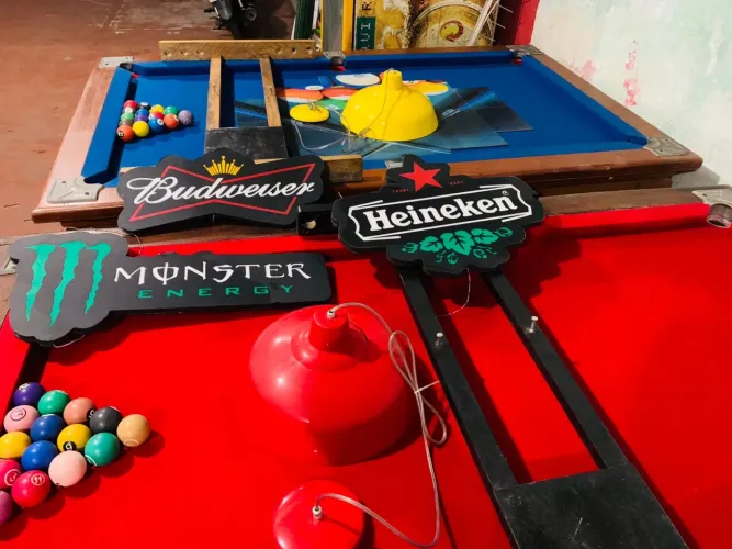 Vende-se 2 Bilhar com acessórios